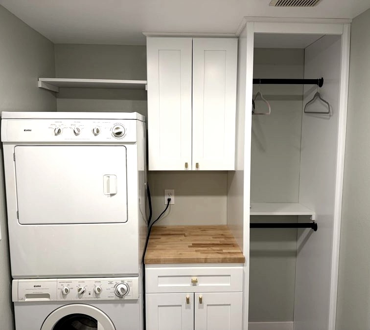 Laundry & utility, Built-in cabinetry · counter-over-machines by DA Interior Solutions